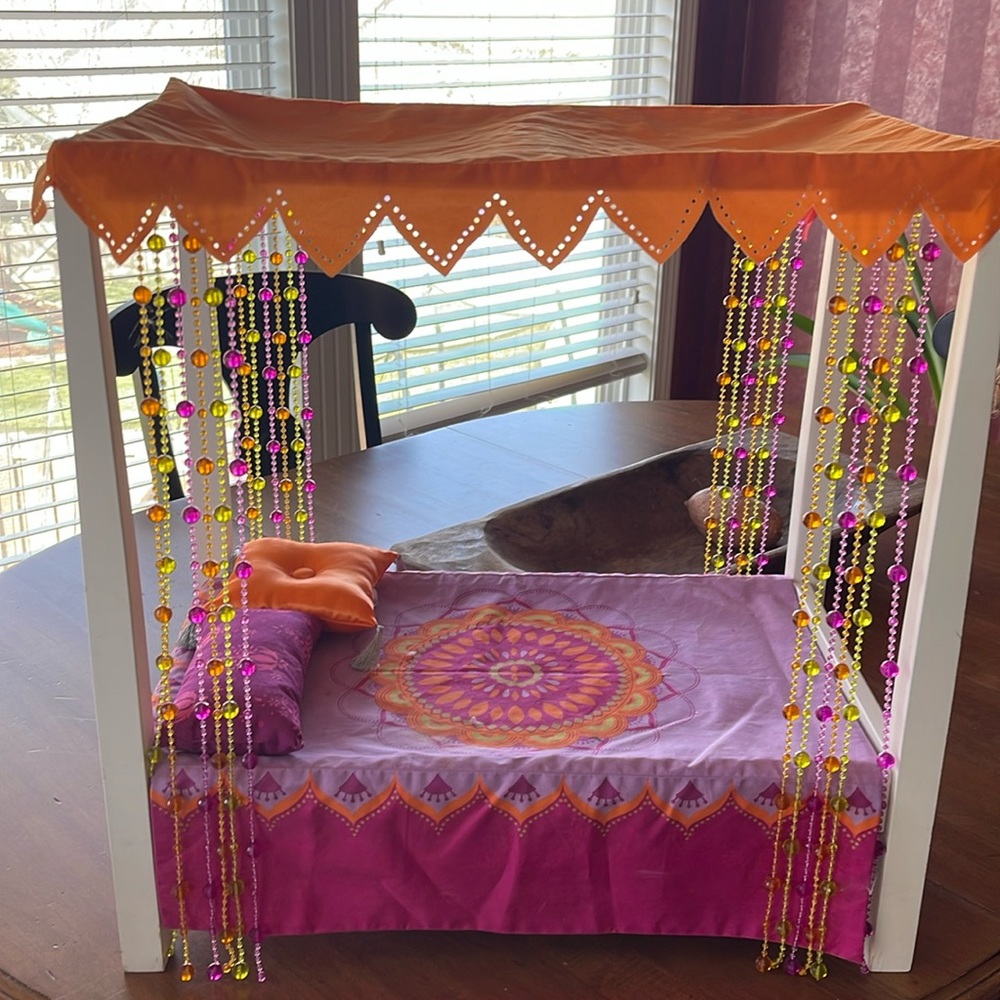2013 American Girl Doll Julie’s Canopy Bed and pillows